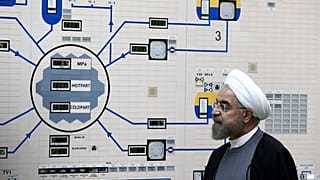 İran Cumhurbaşkanı Hasan Ruhani, Buşehr Nükleer Tesisini ziyaret ederken (arşiv) 