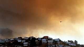 Chili : un incendie détruit 150 maisons à Valparaiso