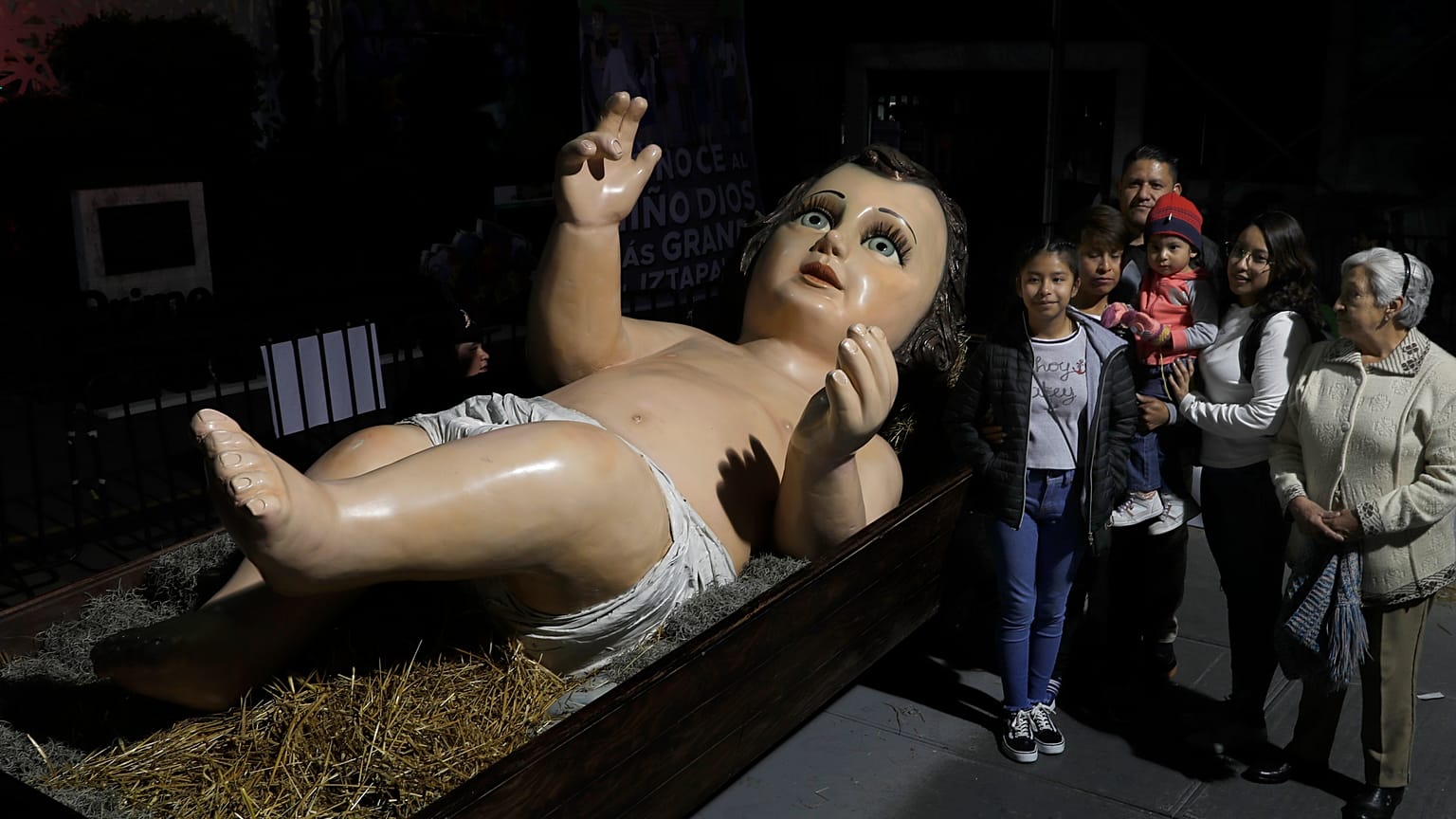 Messico, visita ad una delle statue di Gesù bambino più grandi al mondo
