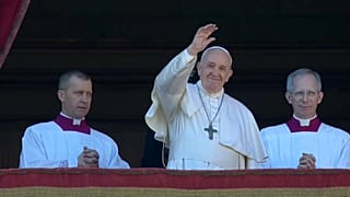 Papst erteilt Weihnachtssegen