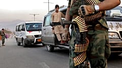 Afganistan'da Taliban örgütü yol keserek 27 barış aktivistini kaçırdı