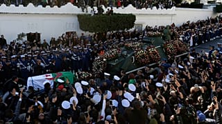 تشييع جثمان رئيس الأركان الجزائري السابق أحمد قايد صالح في الجزائر 25 ديسمبر 2019