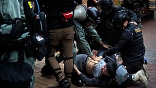 Гонконг: праздники с дубинками