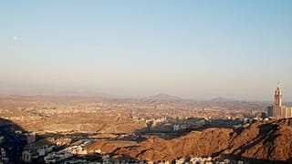 مقتل شخصين ملاحقين في تبادل لإطلاق النار مع قوات الأمن في شرق السعودية