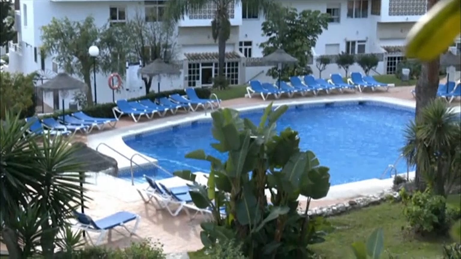 Ninguna de las tres personas ahogadas en la piscina Mijas sabía nadar 