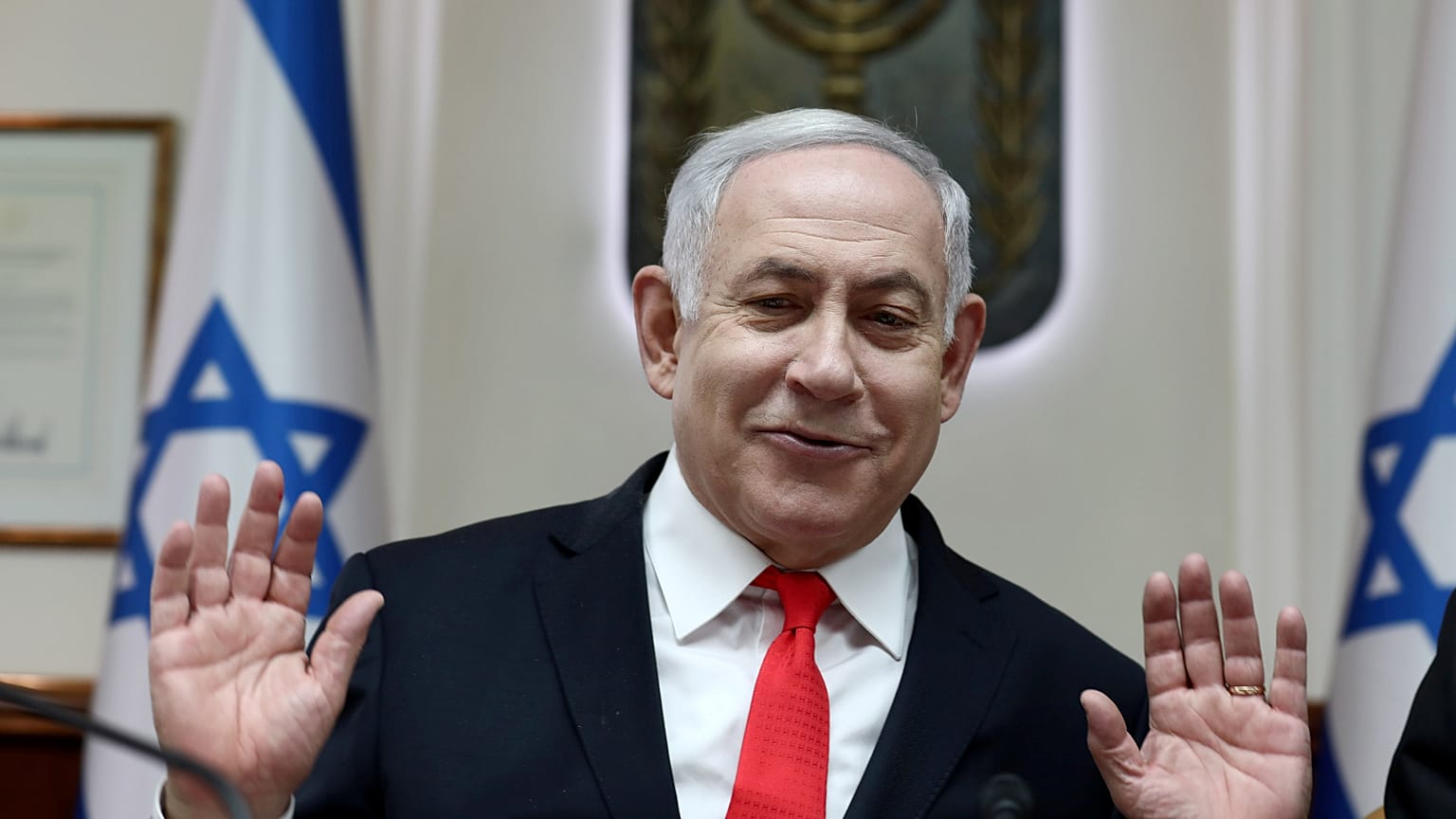 Israel bombardea Gaza después de que Netanyahu tuviese que abandonar un mitin por un ataque aéreo