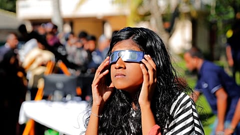 Himmelsspektakel: Beeindruckende ringförmige Sonnenfinsternis