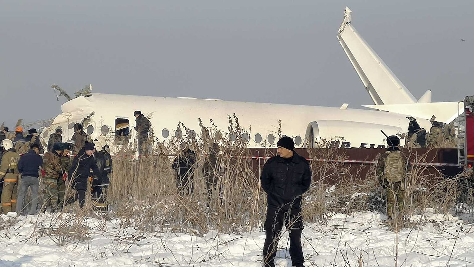 Kazakhstan : un avion s'écrase, au moins 12 morts sur les 100 personnes à bord