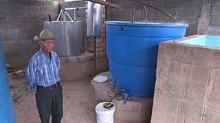 Dolores Gimenez en su destilería