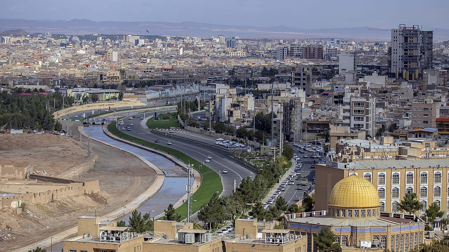 باريس تستدعي سفير إيران تنديدا باعتقال باحثين فرنسيين اثنين منذ 6 أشهر