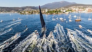 Regata Sydney-Hobart, trionfa Comanche
