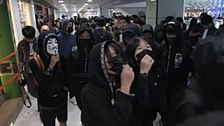 Hong Kong protesters demand Chinese traders leave the territory