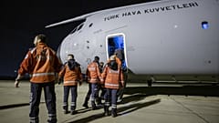 Sağlık Bakanlığına bağlı Ulusal Medikal Kurtarma Ekibi (UMKE) ve cerrahi personelden oluşan 20 kişilik sağlık ekibi, Mogadişu'ya gitti