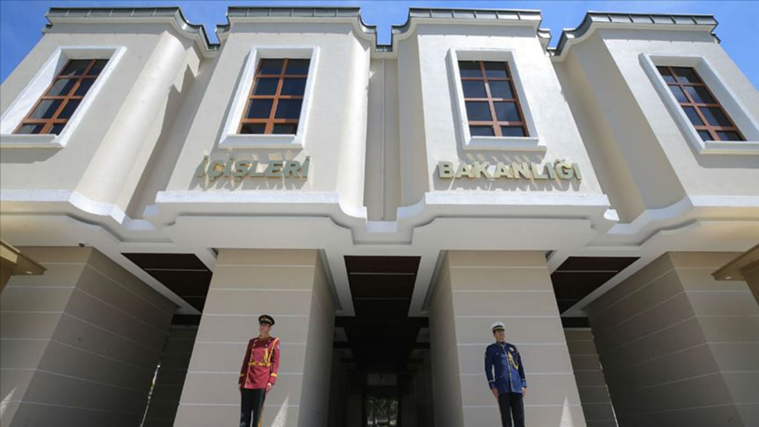İçişleri Bakanlığı Hollanda uyruklu iki IŞİD üyesini ülkelerine sınır dışı etti