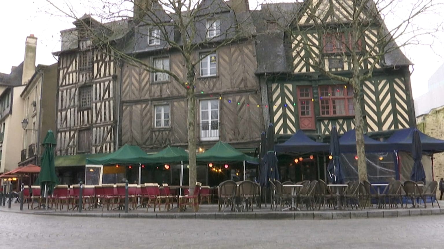 Frankreich: Apéro und Zigarette künftig auf unbeheizter Terrasse? 