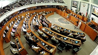الكويت تؤكد احترامها لسيادة إيران