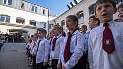 Diákok a Szent II. János Pál Iskolaközpont negyedévszázados fennállásának évfordulója alkalmából tartott ünnepségen 2019. október 22-én.