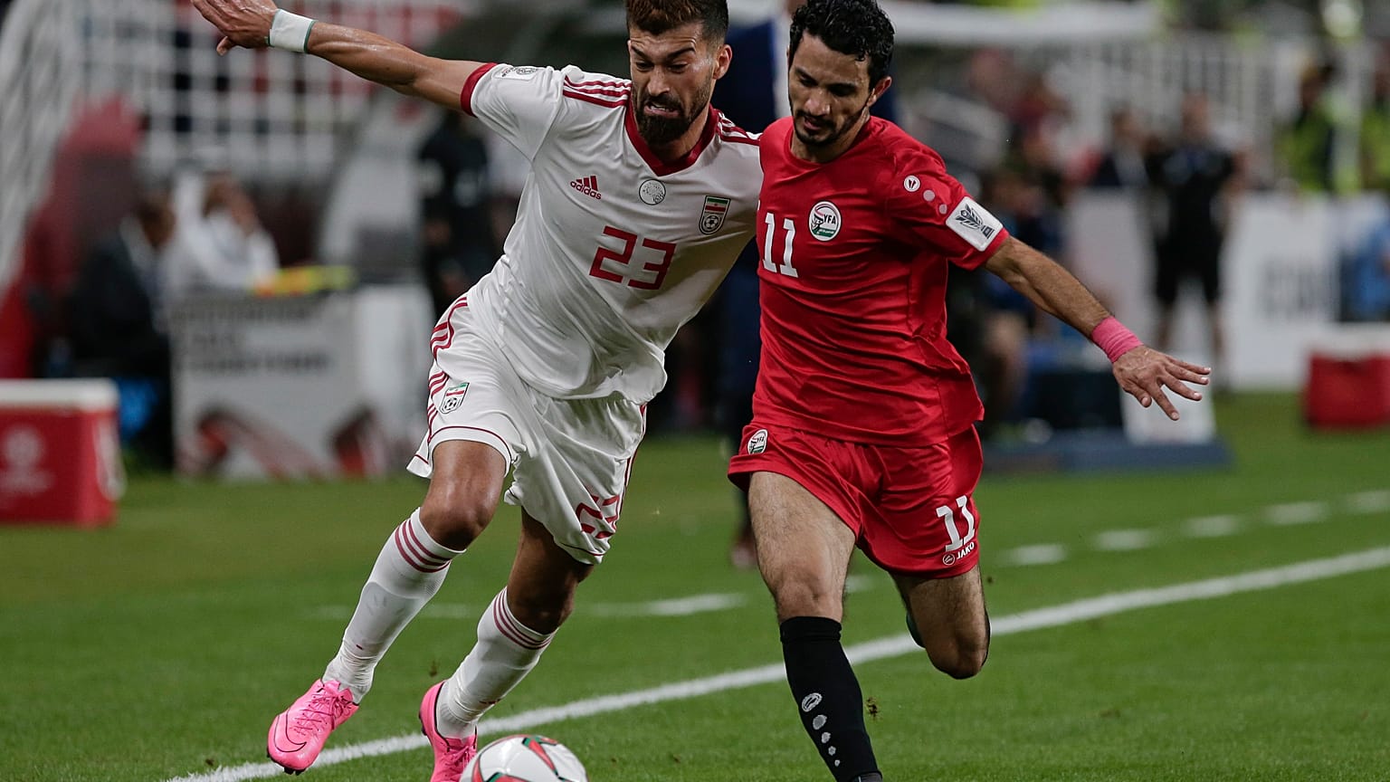 صورة من لقاء كأس آسيا لكرة القدم بين إيران واليمن في  الإمارات العربية المتحدة  2019
