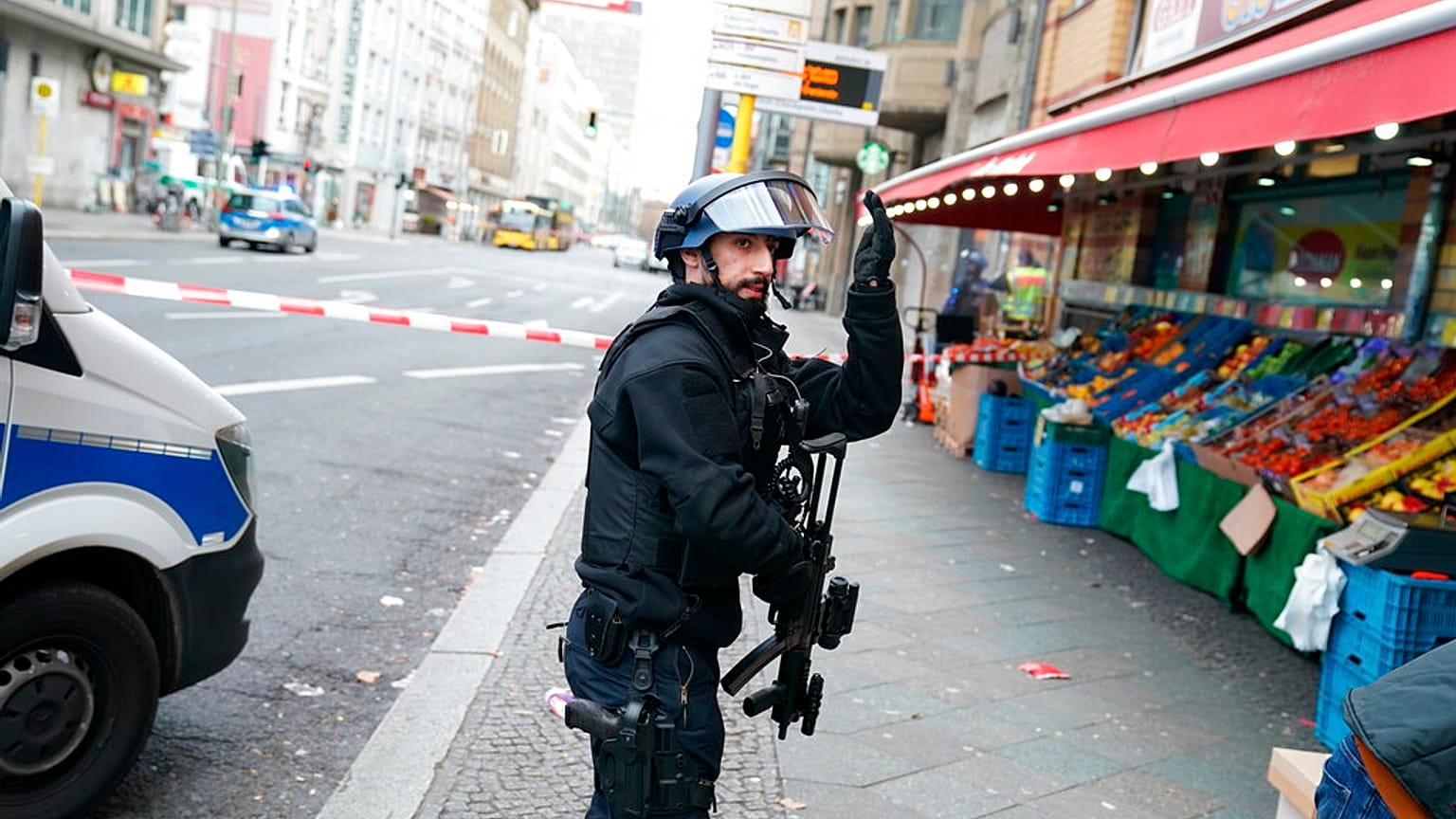 Nahe des Checkpoint Charlie kam es am Montag zu einem Großeinsatz.