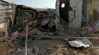 مقر قيادة كتائب حزب الله العراقي تحت الأنقاض عقب الغارة الجوية أمريكية -القائم الاثنين 30 كانون الاول/ ديسمبر 2019.