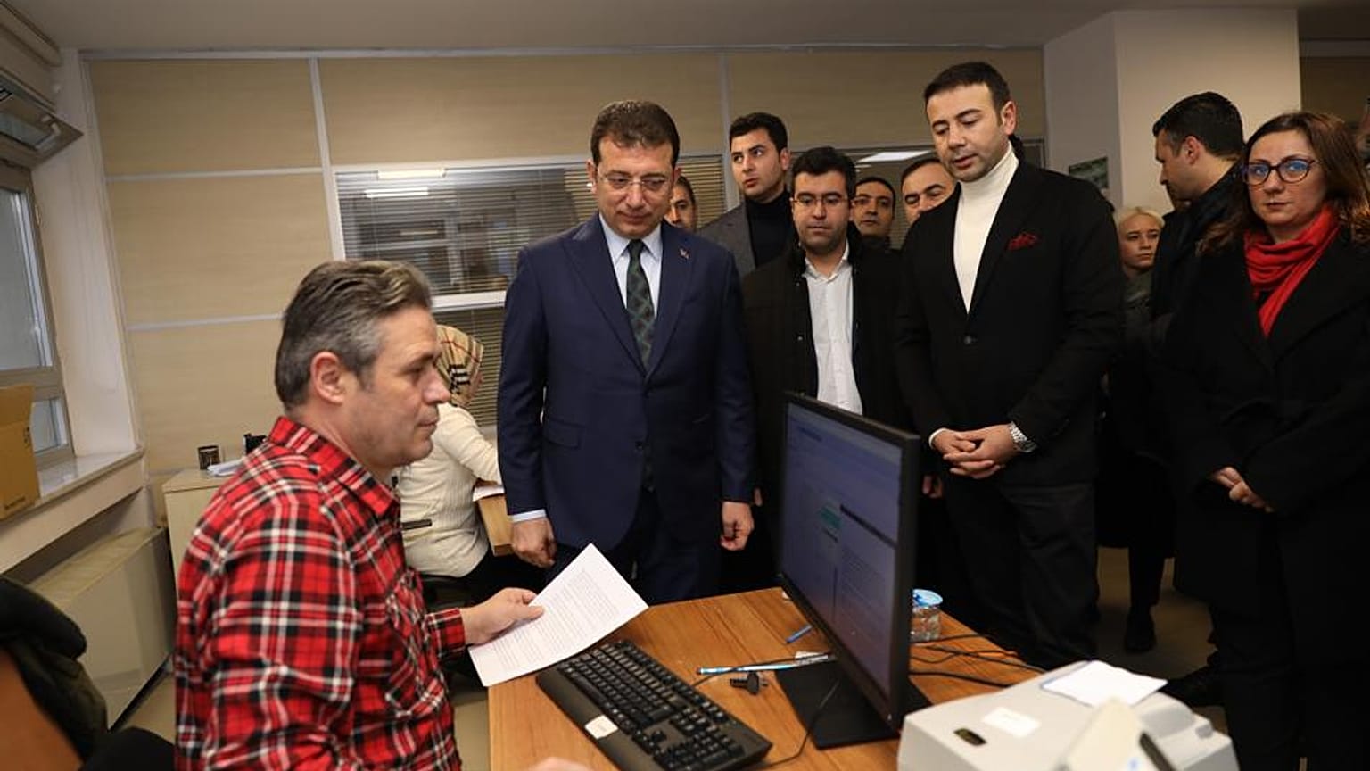 İstanbul Büyükşehir Belediye (İBB) Başkanı Ekrem İmamoğlu ÇED Raporu askıya çıkan Kanal İstanbul'un yapımına ilişkin itiraz dilekçesi verdi