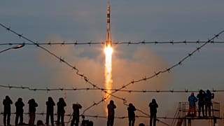 Астронавты встретят Новый год 15 раз