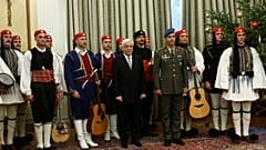 Ο Πρόεδρος της Δημοκρατίας με την μπάντα της Προεδρικής Φρουράς
