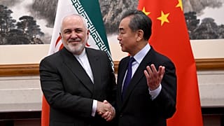 وزیر خارجه چین در دیدار با ظریف: باید مقابل اقدامهای قلدرمآبانه ایستاد