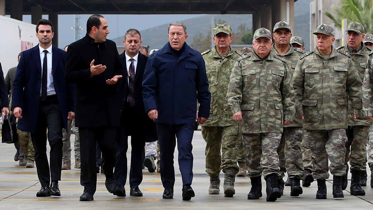 Savunma Bakanı Hulusi Akar: Suriye'deki gözlem noktaları boşaltılmayacak