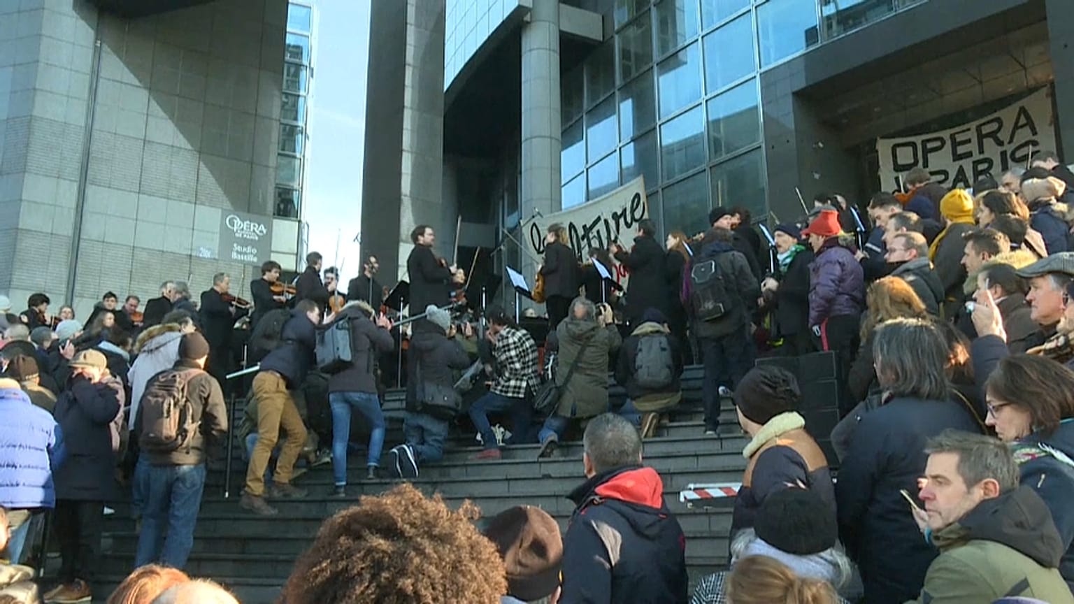 Les musiciens de l'Opéra de Paris protestent à leur façon contre la réforme des retraites