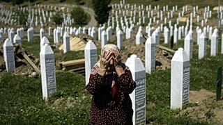 Bosna eski Sırp generali Srebrenitsa Katliamına katılmakla suçladı