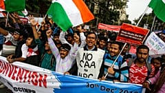 Des étudiants manifestent contre la loi sur la citoyenneté à Kolkata, en Inde le 30 décembre 2019.