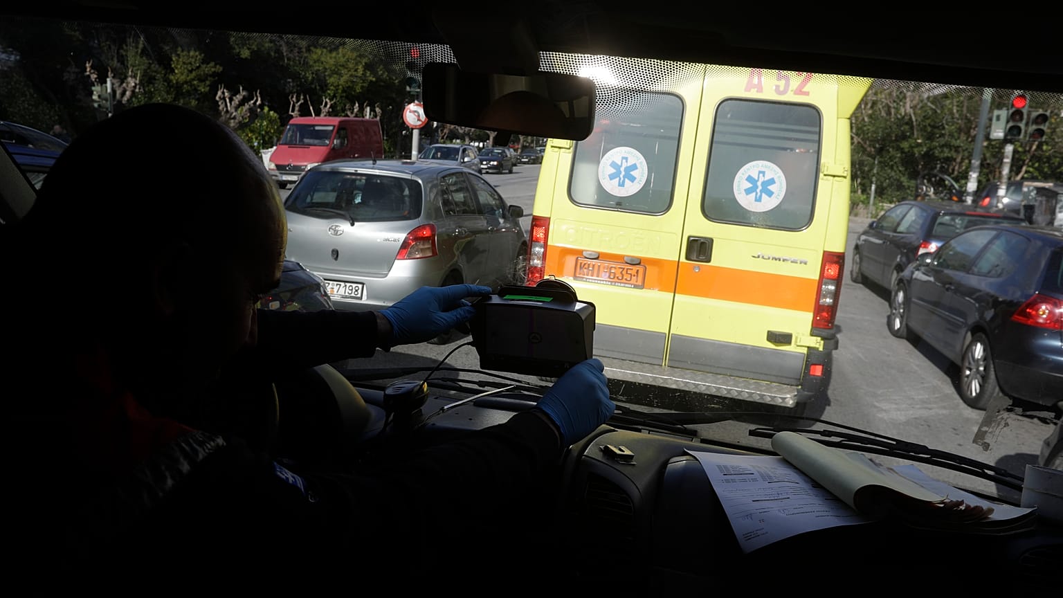 Νεκρός από αναθυμιάσεις στον Διόνυσο - Ο καιρός την Πρωτοχρονιά