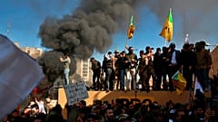 انسحاب جميع المتظاهرين من محيط السفارة الأميركية في بغداد