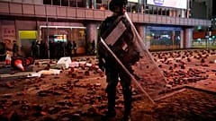 Гонконг: мирного марша не получилось