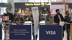  İstanbul Havalimanı'nda "Meeting lounge" dönemi: Pankartla yolcu karşılama ücrete tabi tutulacak 