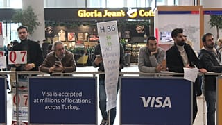  İstanbul Havalimanı'nda "Meeting lounge" dönemi: Pankartla yolcu karşılama ücrete tabi tutulacak 
