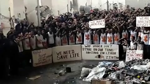 Flüchtling berichtet: "Folter und sexuelle Gewalt" in libyschem Lager