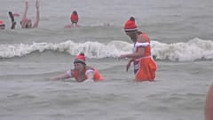 Scheveningen: 10.000 Teilnehmer beim Neujahrsschwimmen