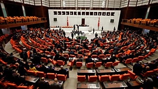 TBMM Genel Kurulu, Libya'ya asker gönderilmesine ilişkin Cumhurbaşkanlığı tezkeresini görüşmek üzere toplandı
