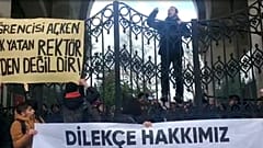 İstanbul Üniversitesi'nde öğrenciler yemekhane zamlarını protesto etti