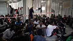Fondos de la ONU y la UE para los migrantes en Libia terminan en manos de las milicias criminales