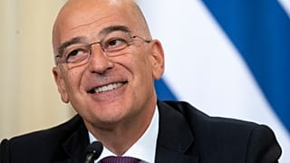 Τηλεφωνική επικοινωνία Δένδια - Μπορέλ