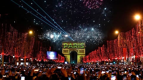 Neujahrsfeiern, Eisbader und brennendes Australien
