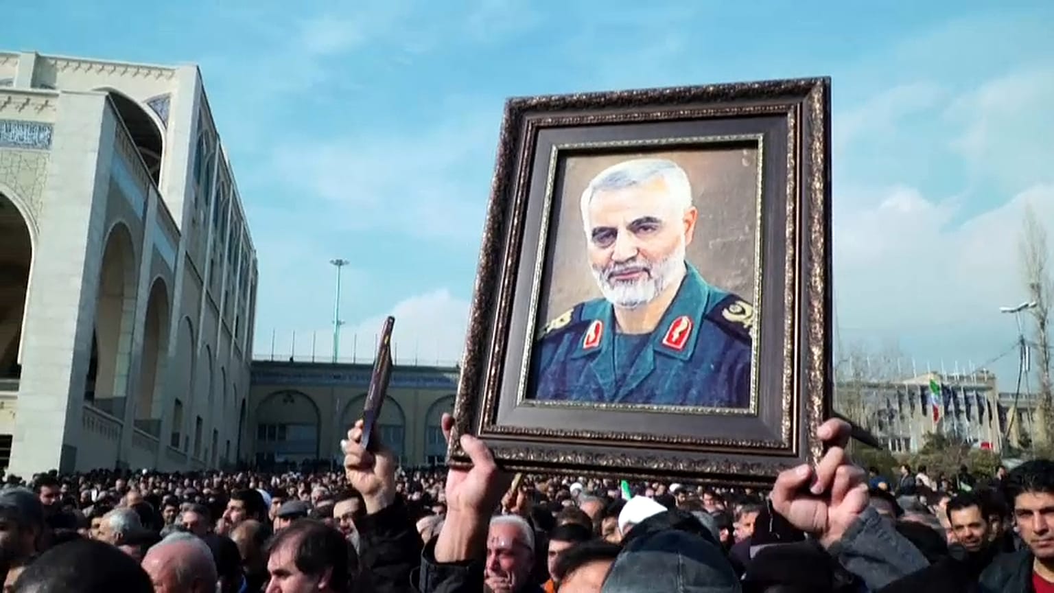 عشرات الآلاف يتظاهرون في طهران احتجاجا على "الجرائم" الأمريكية