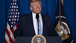 İran'da protestolar: Trump'tan ABD bayrağının üzerine basmayan İranlı protestoculara övgü 