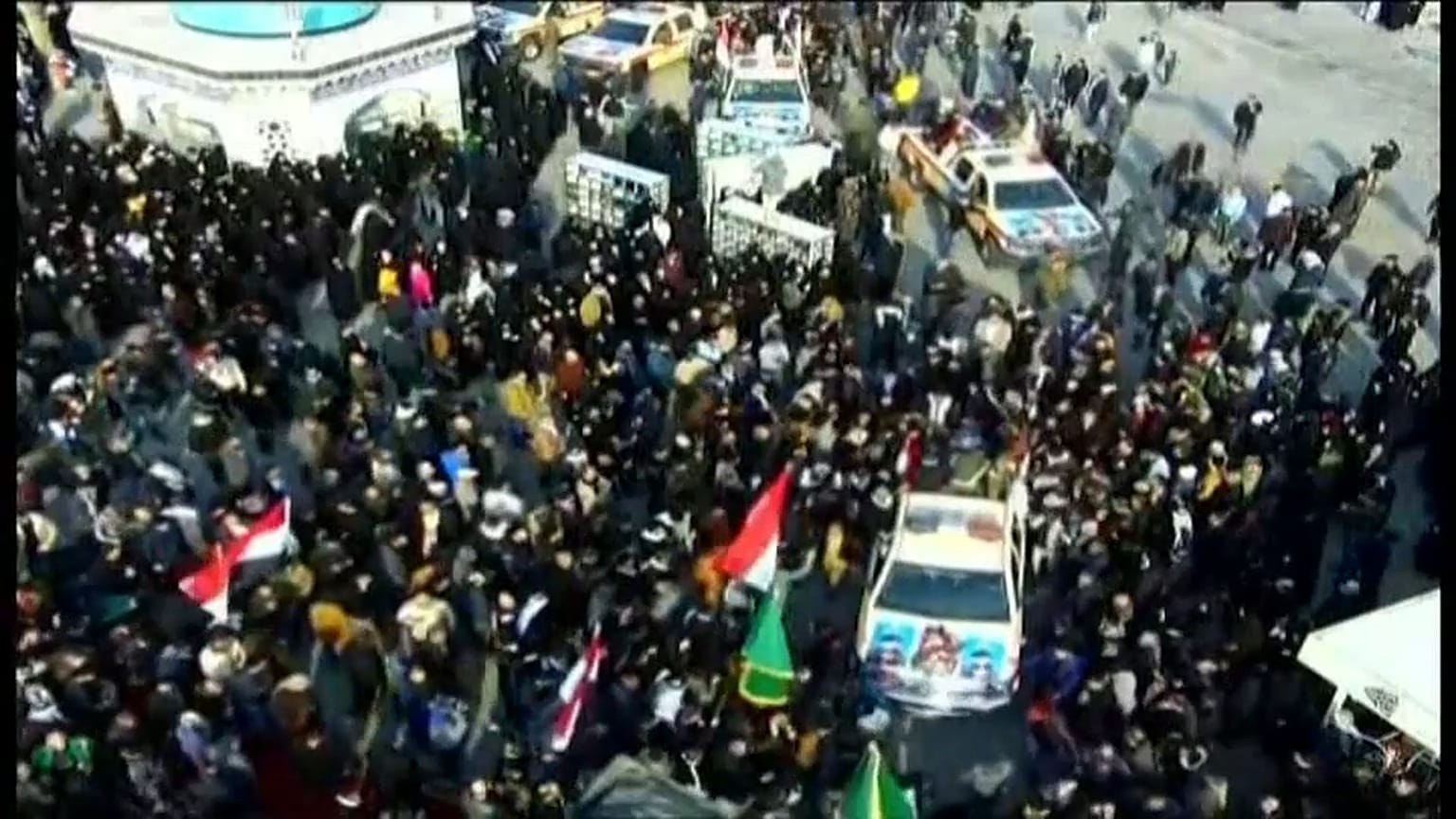 من تشييع قائد فيلق القدس في الحرس الثوري الإيراني قاسم سليماني ونائب رئيس هيئة الحشد الشعبي أبو مهدي المهندس