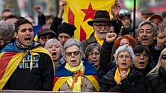 Καταλονία: Ο Κ. Τόρα δηλώνει ότι θα παραμείνει πρόεδρος