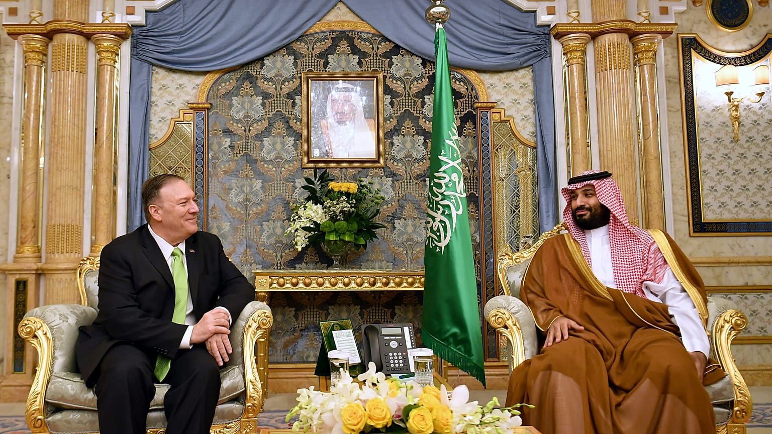 بومبيو في ضيافة ولي العهد السعودي محمد بن سلمان في أيلول/سبتمبر الفائت 