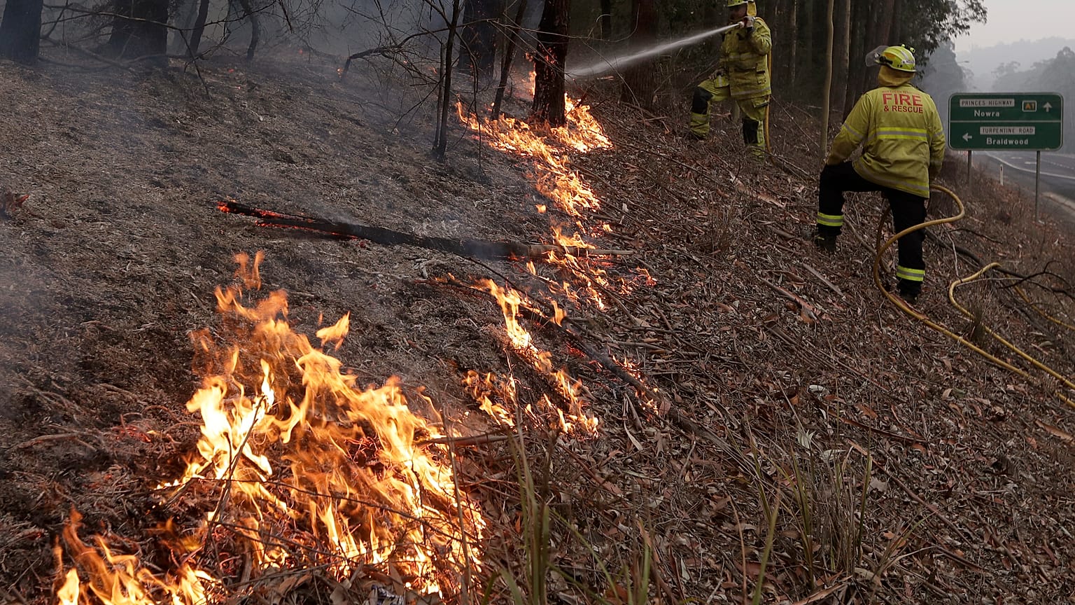 Ανυπολόγιστη καταστροφή και εκατοντάδες εκκενώσεις